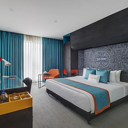 Hotel Zone By The Park Raipur Esterno foto